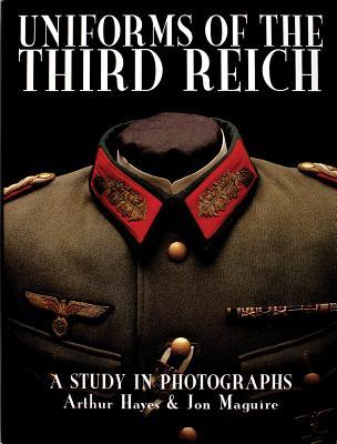 Uniforms of the Third Reich: A Study in Photographs / Arthur Hayes / Buch / Schiffer Military History / Gebunden / Englisch / 1997 / Schiffer Publishing / EAN 9780764303586 - Hayes, Arthur